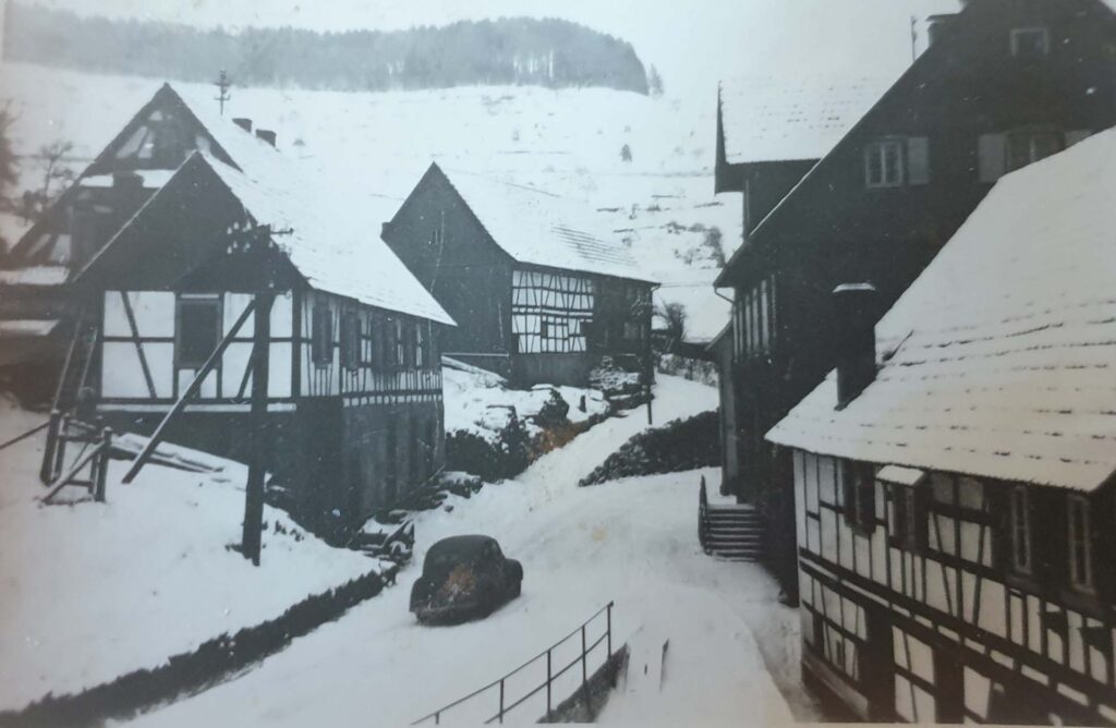 Ortsdurchfahrt Langenbrand im Winter