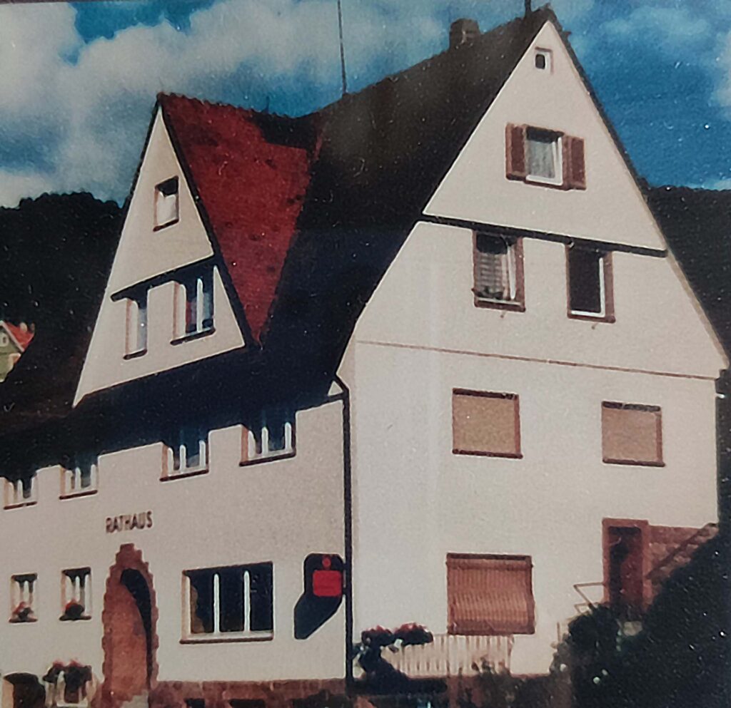 Altes Rathaus mit Sparkassenfiliale