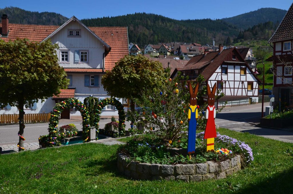 Osterschmuck am Steinplatz