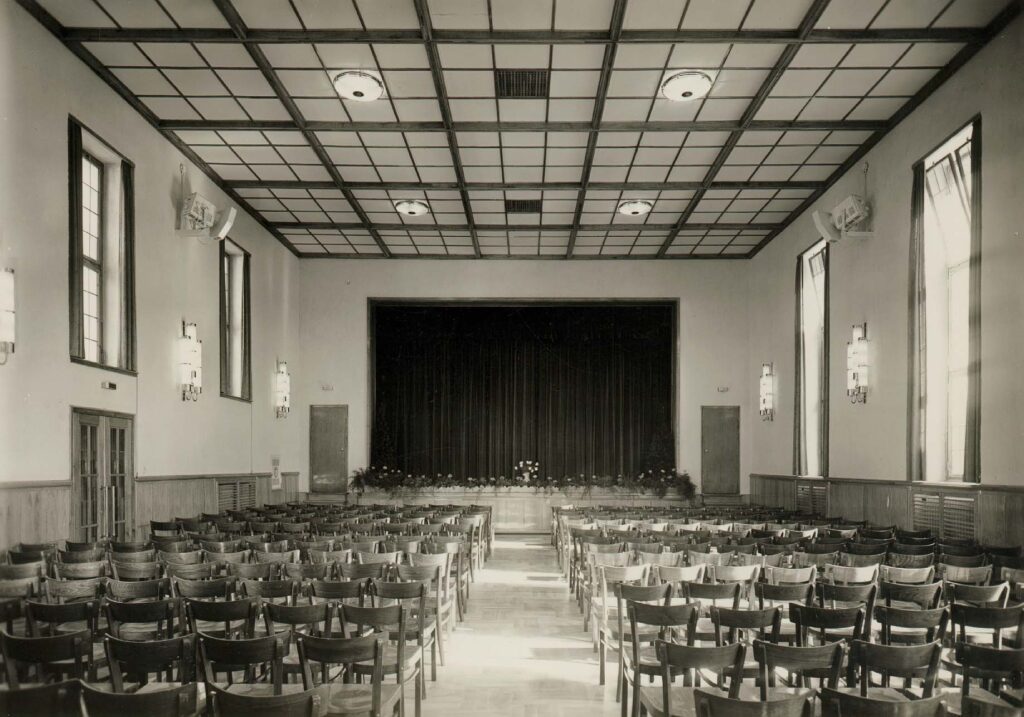 Alte Festhalle, Blick zur Bühne